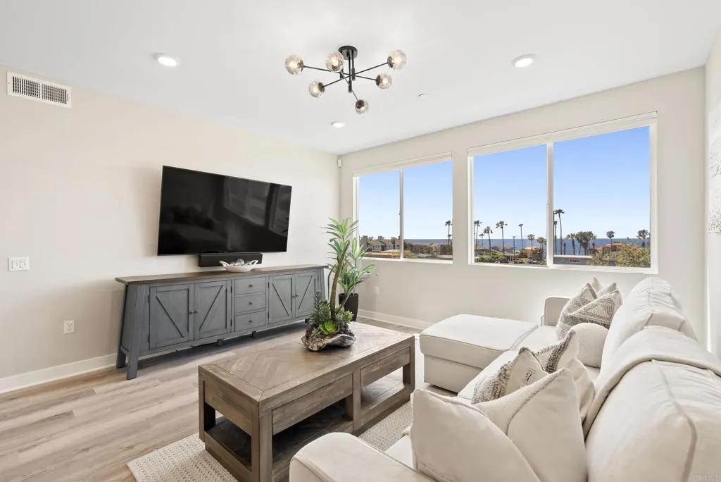 https://cdn.realtyfeed.com/cdn/127/306696359/bd88e68b0350beae2eac3a8edc19d26b.webp