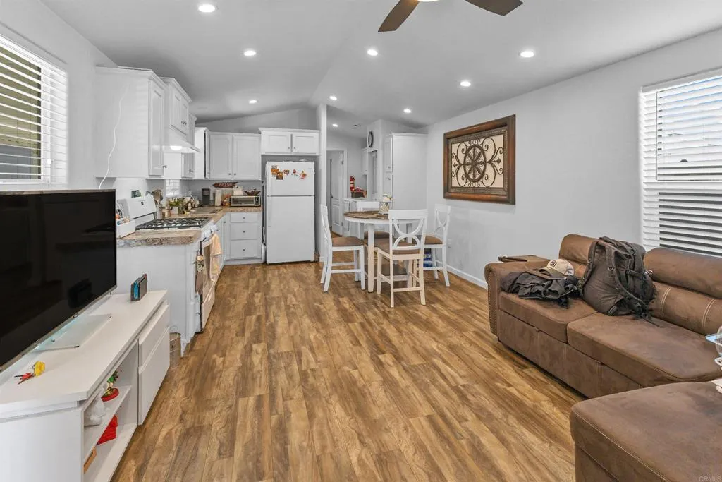 3221 Bancroft UNIT 25, Spring Valley, CA, 91977