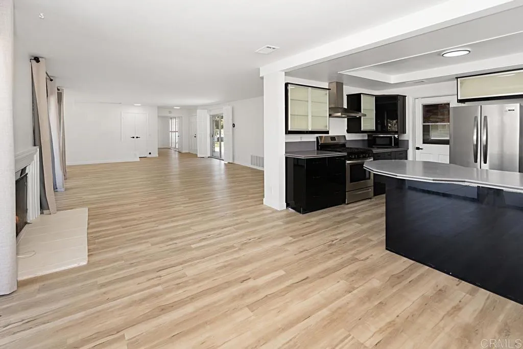 https://cdn.realtyfeed.com/cdn/127/306696398/4b17e48bb9d8c3c395d5d9a69720d8e0.webp