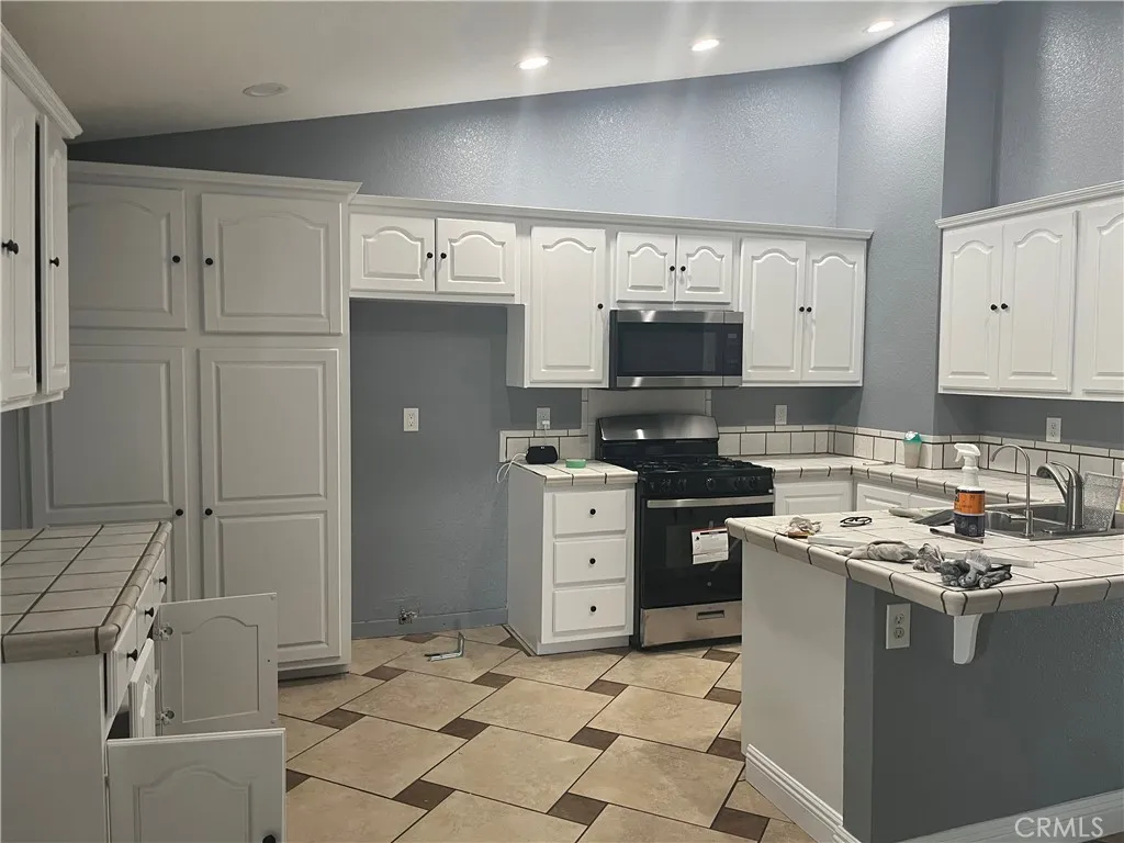 11559 low Chaprral, Victorville, CA, 92392