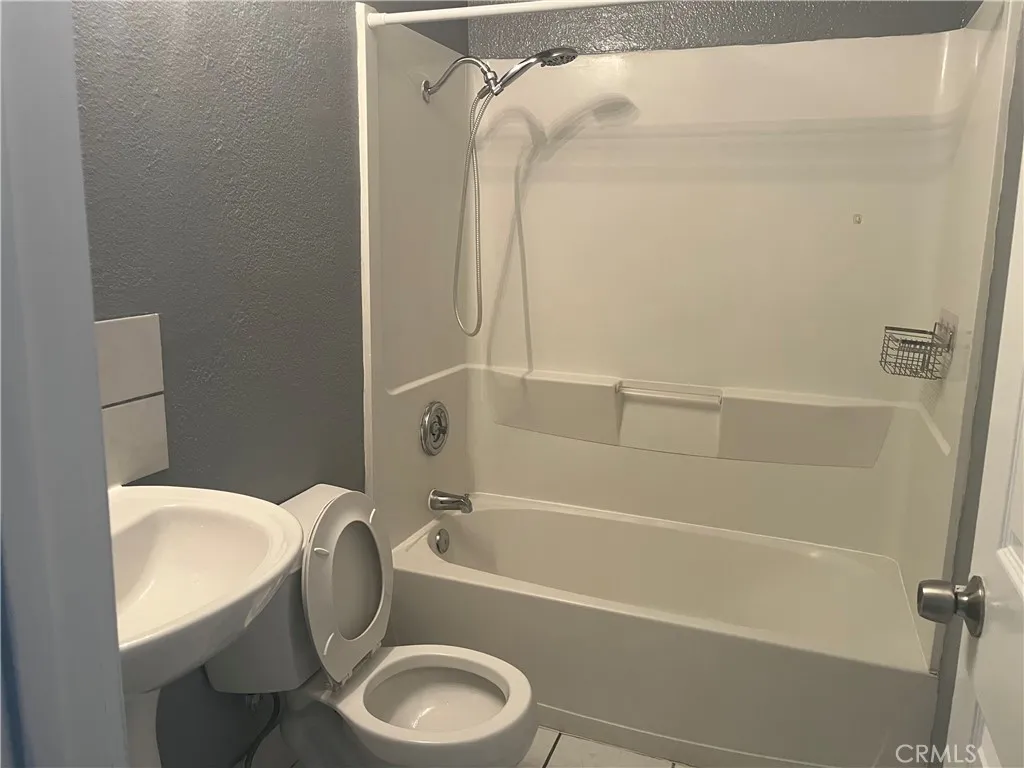 11559 low Chaprral, Victorville, CA, 92392