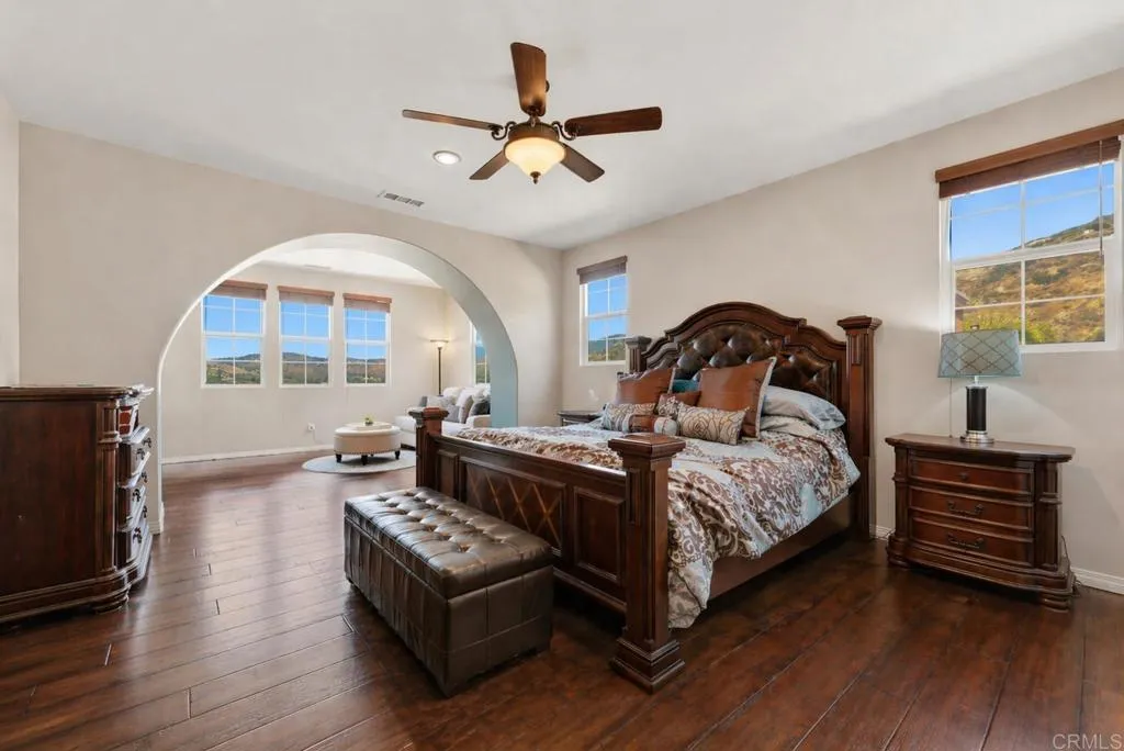 https://cdn.realtyfeed.com/cdn/127/306696584/041bc3397d15c9288c8a2faadeaba2ec.webp