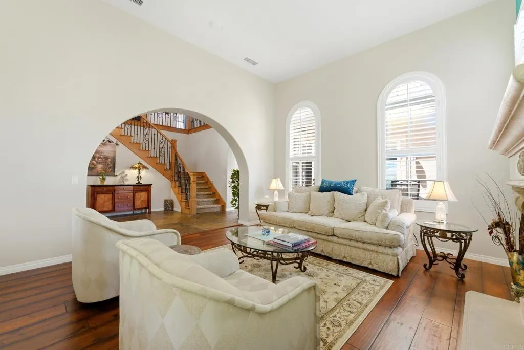 https://cdn.realtyfeed.com/cdn/127/306696584/5de6d4d4b86df6285a1978e512f269e8.webp