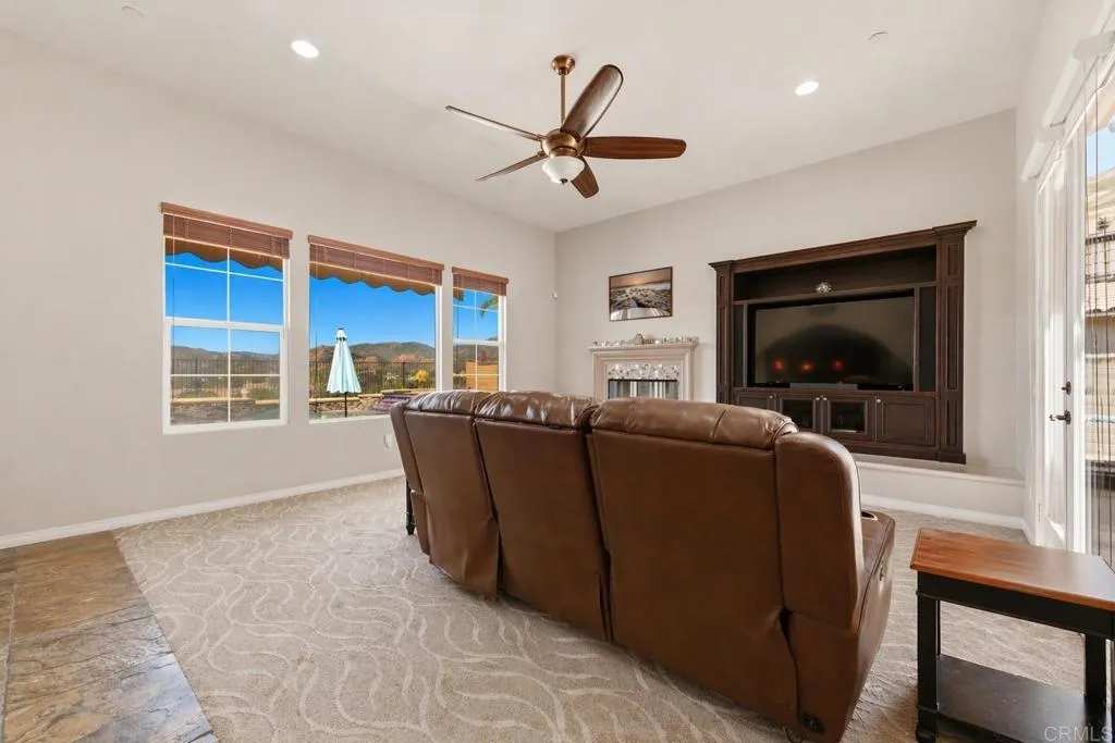 https://cdn.realtyfeed.com/cdn/127/306696584/fdc9e649b78afe2a0e8b9f1ab542103f.webp