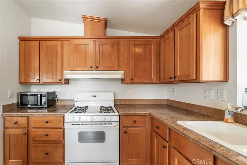 https://cdn.realtyfeed.com/cdn/127/306696635/8def7e6d9f9ea06545f60928c89e2f68.webp