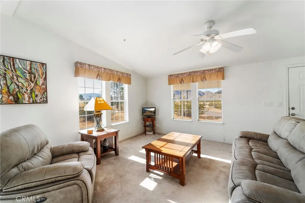 https://cdn.realtyfeed.com/cdn/127/306696635/b9d3952e1f9772a5947ca64f257d2d02.webp