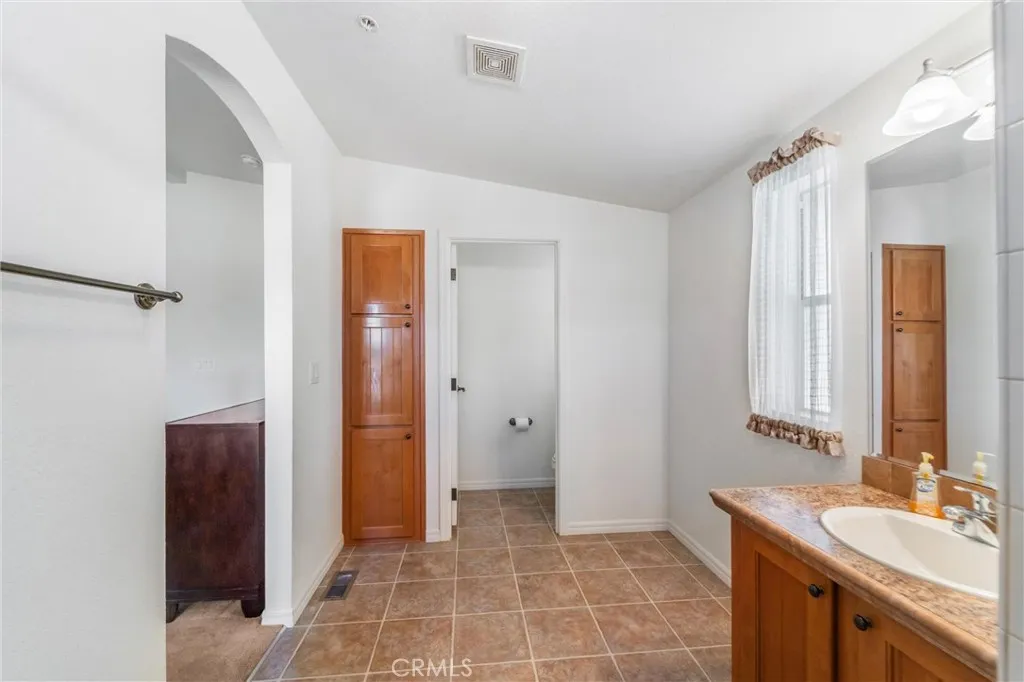 https://cdn.realtyfeed.com/cdn/127/306696635/e9dbc076994454a8cce0a1410feb0bb6.webp
