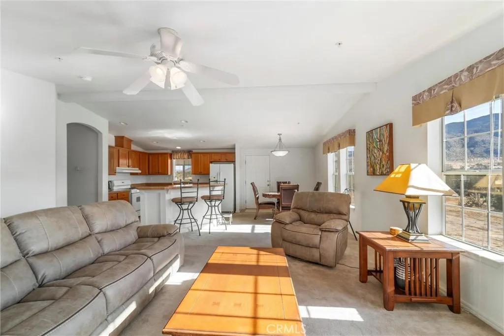 https://cdn.realtyfeed.com/cdn/127/306696635/f15bb4e8f407283cb973b2fbc40454cb.webp
