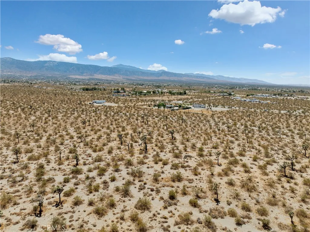 2 Wintergreen Rd, Pinon Hills, CA, 92372