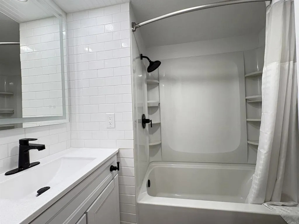 https://cdn.realtyfeed.com/cdn/127/306696657/33f74e3f870f6a5889df1872baec75f9.webp