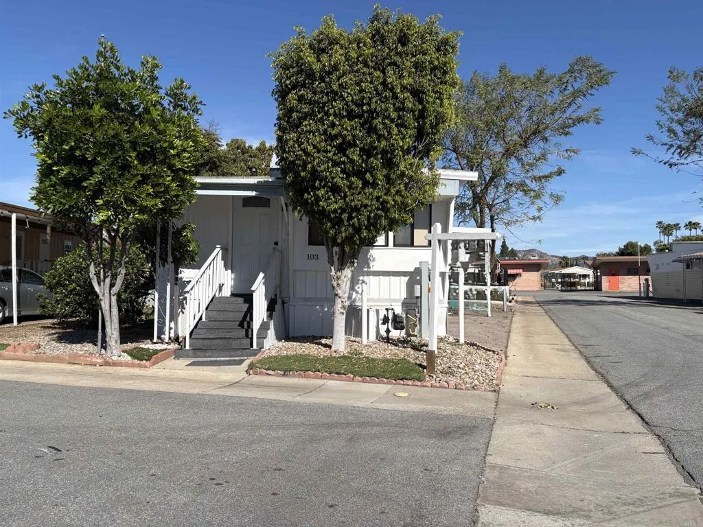 https://cdn.realtyfeed.com/cdn/127/306696657/d6969f27bb82426066301c3be4825b4a.webp