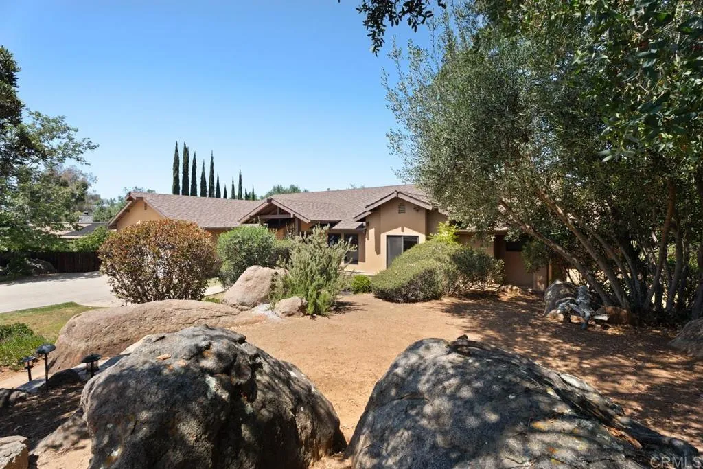 https://cdn.realtyfeed.com/cdn/127/306696721/29eacdfa04358e124072412c86032524.webp