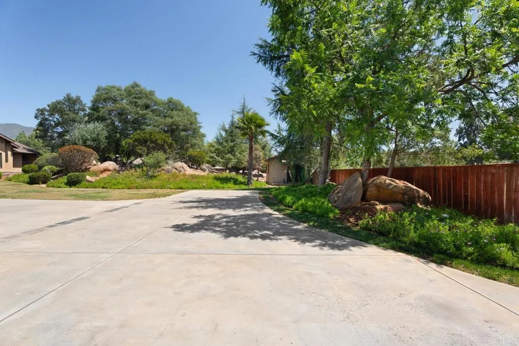 https://cdn.realtyfeed.com/cdn/127/306696721/314a13ca62d86965291458f181881cc0.webp