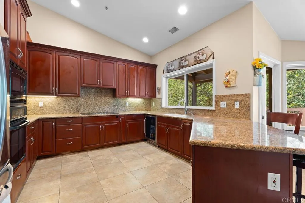 https://cdn.realtyfeed.com/cdn/127/306696721/6d63e524ba055e1339dcd538514d7b91.webp