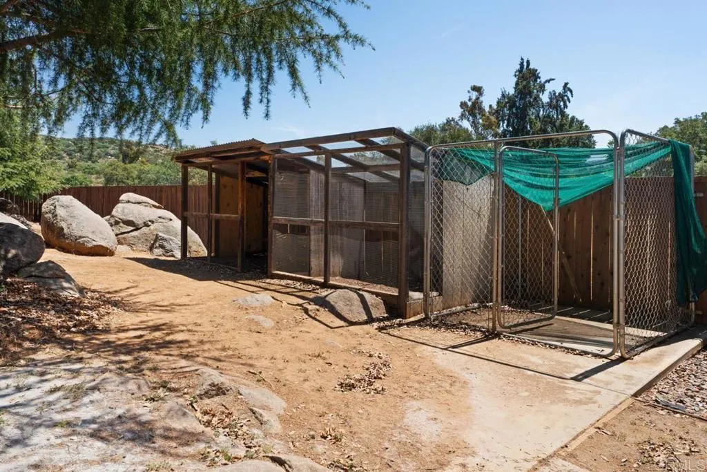 https://cdn.realtyfeed.com/cdn/127/306696721/df83db80fce3da32170d7b3d389e8a0a.webp