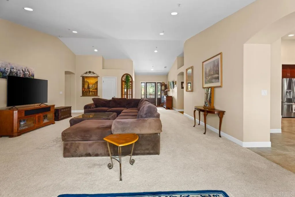 https://cdn.realtyfeed.com/cdn/127/306696721/f47f957c33e792c65f7aa6656a5790e5.webp