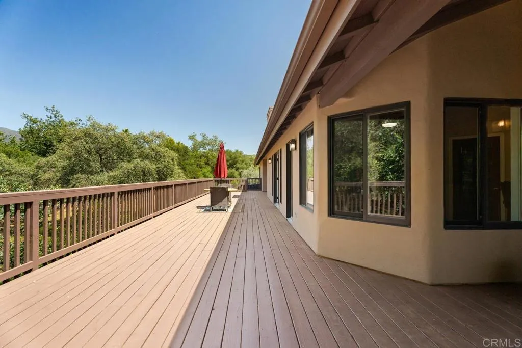 https://cdn.realtyfeed.com/cdn/127/306696721/f77b9e24d0d0a87340436780918b9897.webp