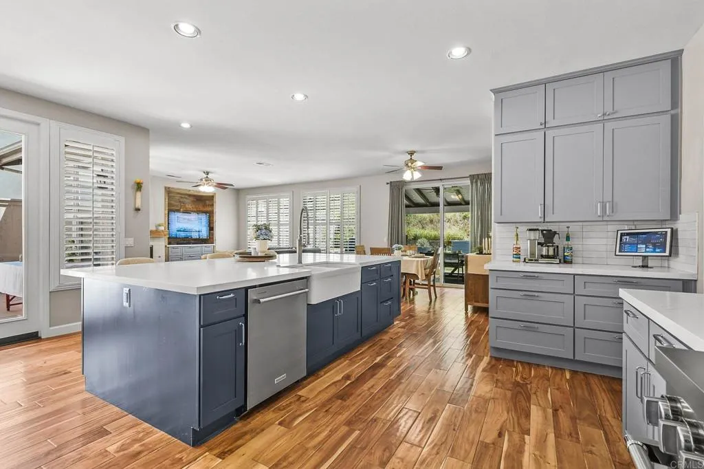 https://cdn.realtyfeed.com/cdn/127/306696810/916e65934a0c2c33ba485d8b2c564866.webp