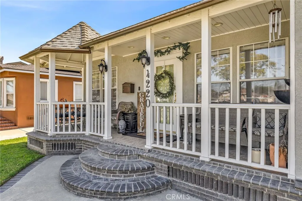 4220 Los Coyotes Diagonal