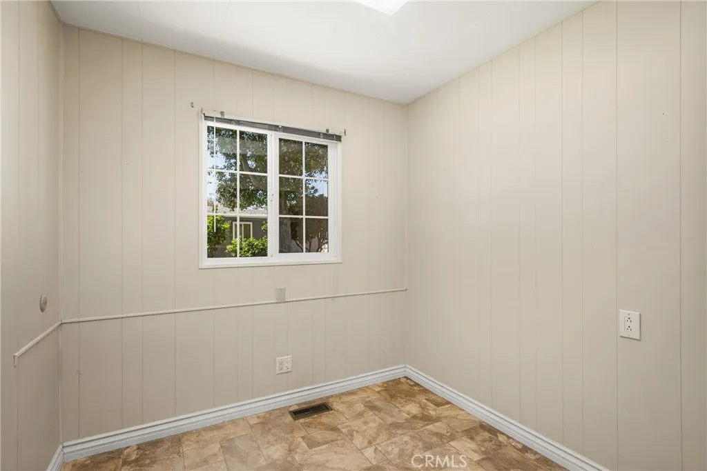 https://cdn.realtyfeed.com/cdn/127/306696841/8e940f953c2c0d6a4b4bbeeec0a02a4e.webp
