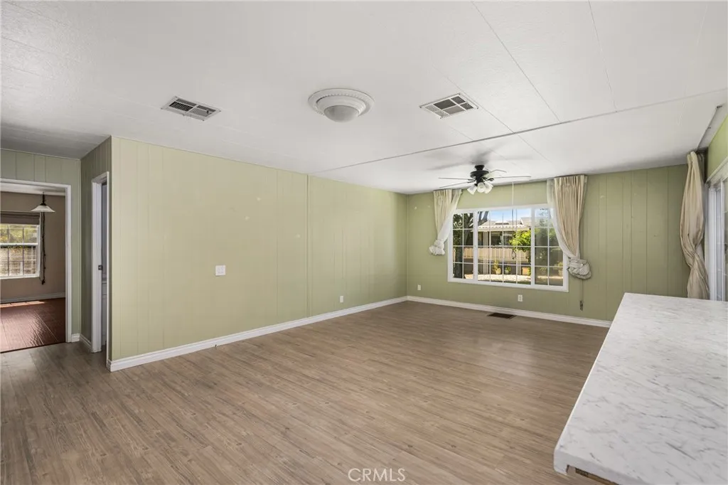https://cdn.realtyfeed.com/cdn/127/306696841/9e89f613f08f6896dc2e5280ee0d8d4c.webp