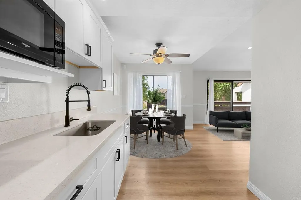 https://cdn.realtyfeed.com/cdn/127/306696910/9ae61332ce680cadc371fab47fbd2101.webp