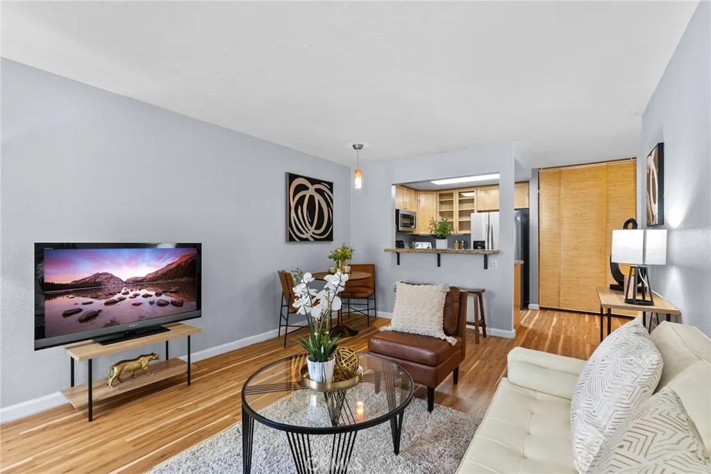 https://cdn.realtyfeed.com/cdn/127/306696990/18b830913cd8be59227e4aaac4ff7843.webp