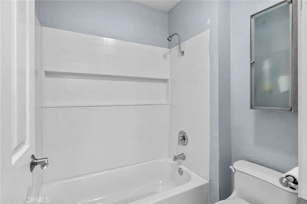 https://cdn.realtyfeed.com/cdn/127/306696990/df9f8e1f440c8ad8b0c3300114bba3bd.webp