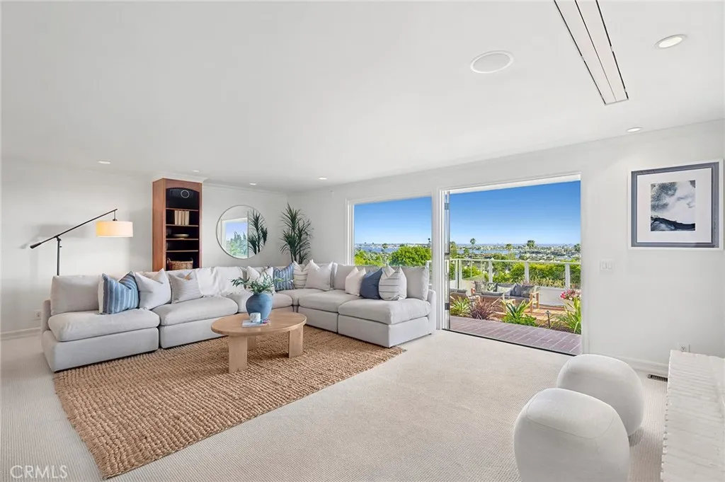 701 Kings Road, Newport Beach, CA, 92663