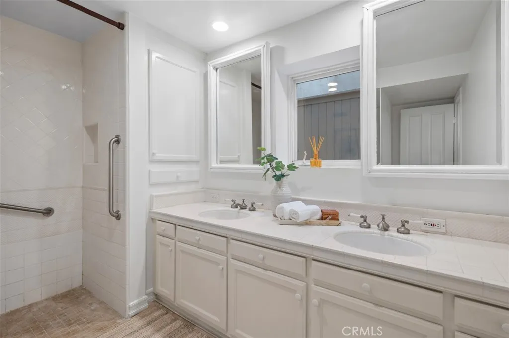 701 Kings Road, Newport Beach, CA, 92663