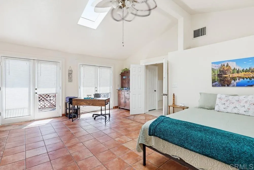 https://cdn.realtyfeed.com/cdn/127/306697012/af2c5dd1ad4945d5c5e36040ad39c085.webp