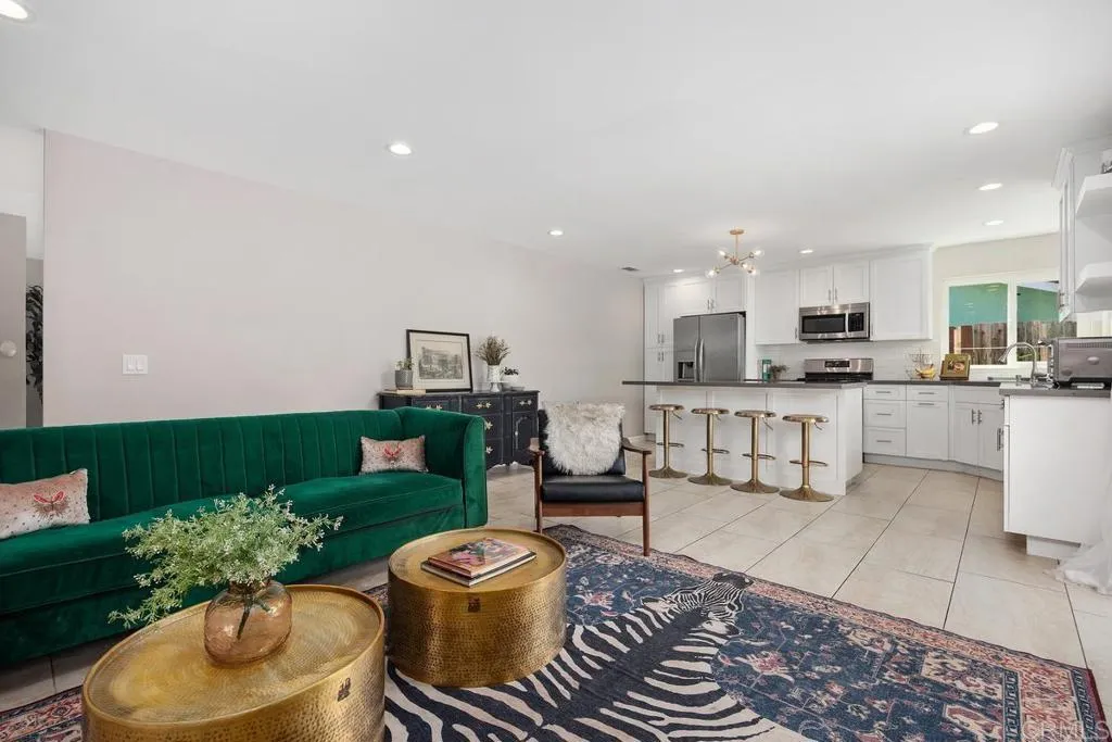 https://cdn.realtyfeed.com/cdn/127/306697061/cde1c3657494cdd65e240451e78d18af.webp