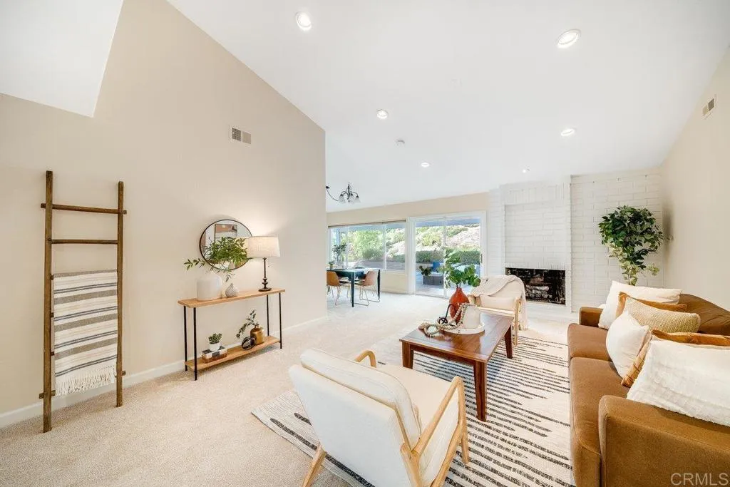 https://cdn.realtyfeed.com/cdn/127/306697076/98b1eae771ed1c25c3db86d808b0e5b3.webp