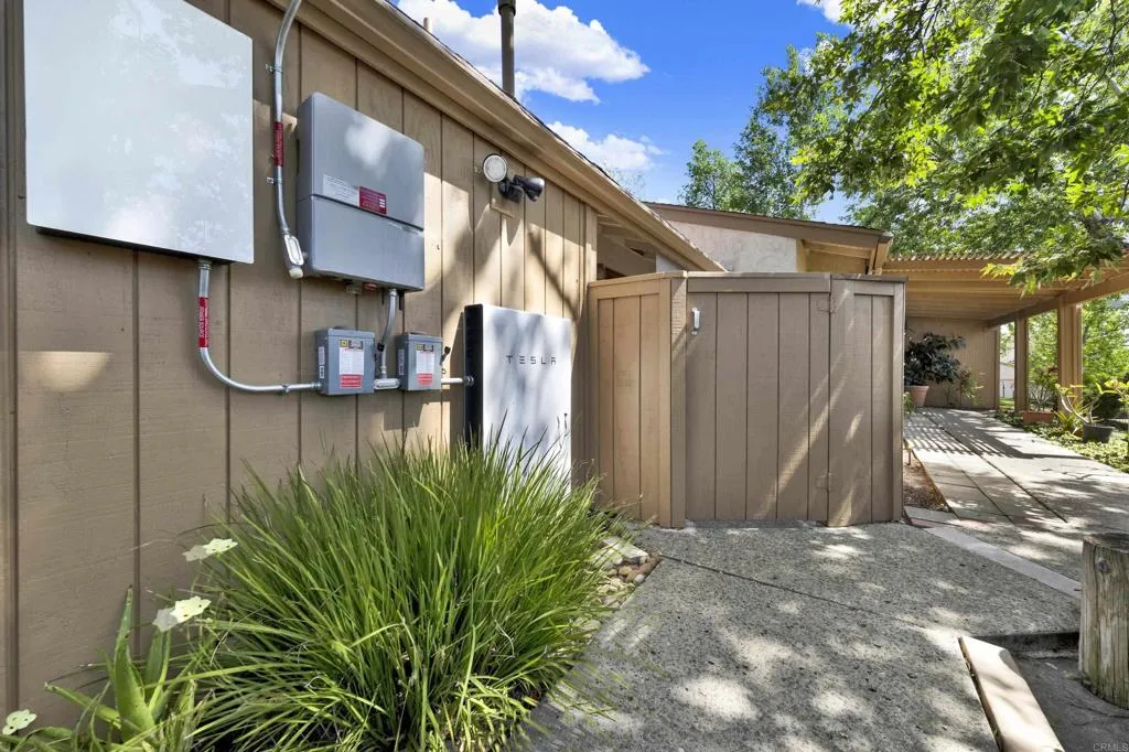 https://cdn.realtyfeed.com/cdn/127/306697125/386d3d8047cf1912d4b5d746f3812e77.webp