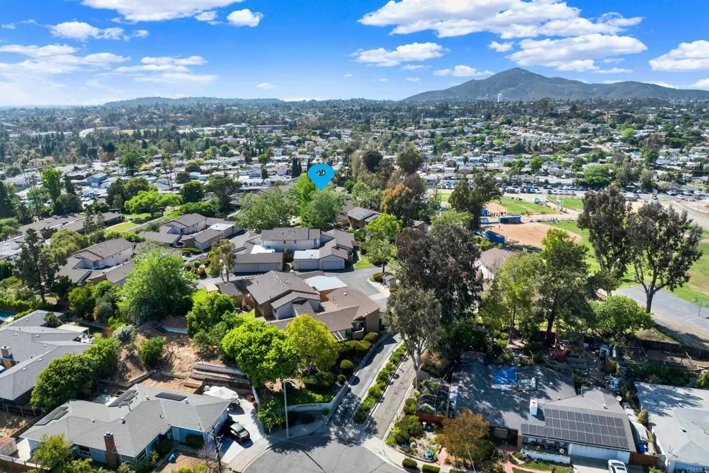 https://cdn.realtyfeed.com/cdn/127/306697125/b689e97b3f7ba54481f5f00c577f07ba.webp