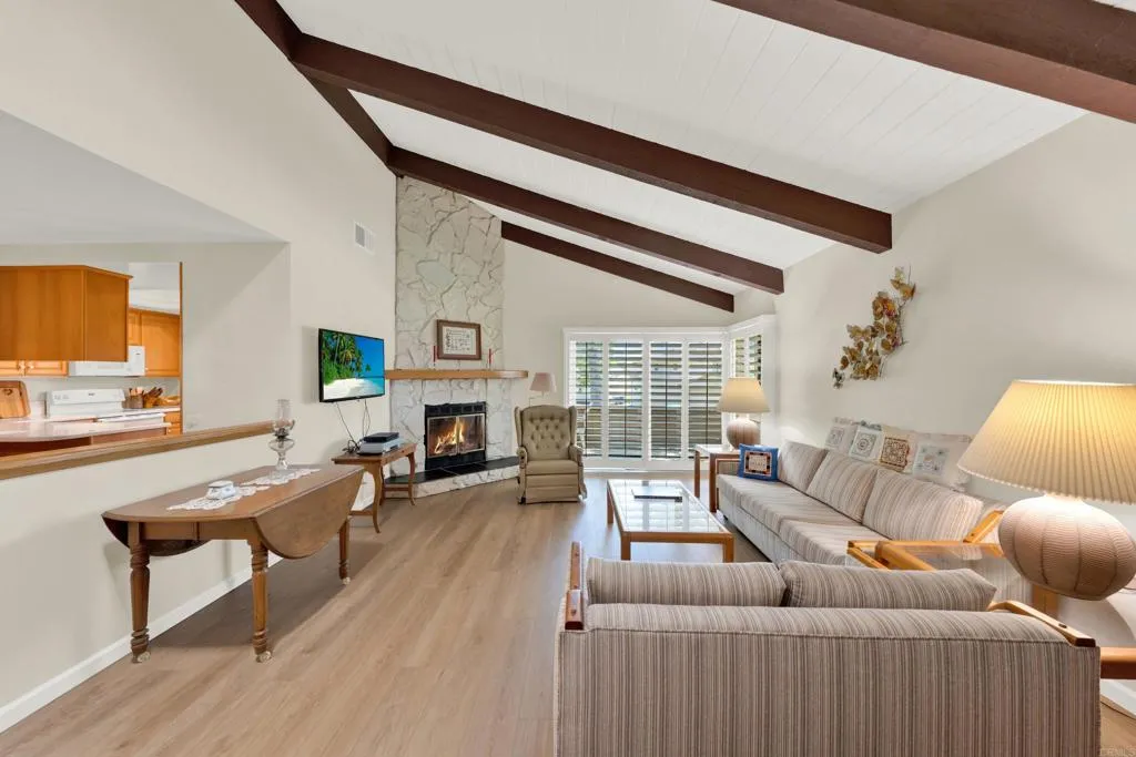 https://cdn.realtyfeed.com/cdn/127/306697125/c9b1b458f6663452b7de25146b9895b9.webp