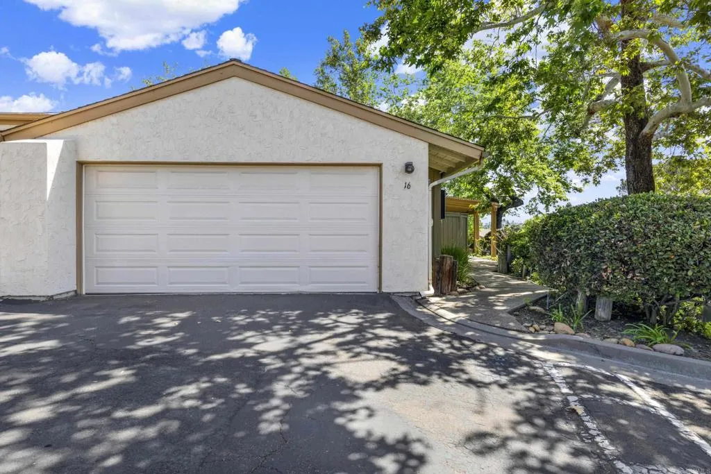 https://cdn.realtyfeed.com/cdn/127/306697125/f009e201b4267ef0949f01360354f9a1.webp