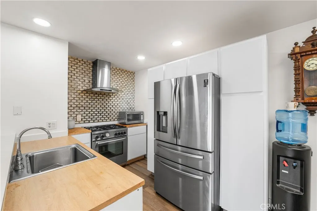 9600 Van Nuys Unit 220, Panorama City, CA 91402 - Photo 2 of 16, Panorama City, CA