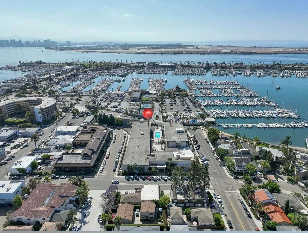 Browse active condo listings in SAN DIEGO