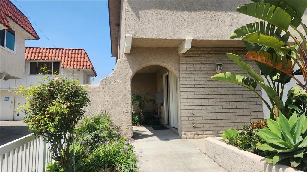 1201 Buena Vista Unit C