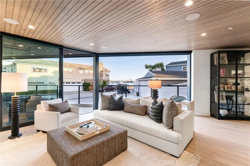109 Turquoise, Newport Beach, CA, 92662
