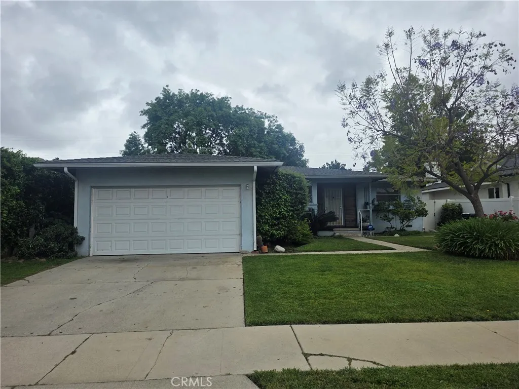 Tarzana, CA 91335