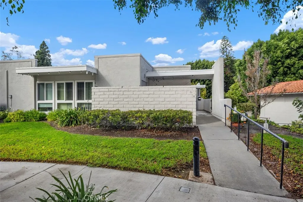 Laguna Woods, CA 92637