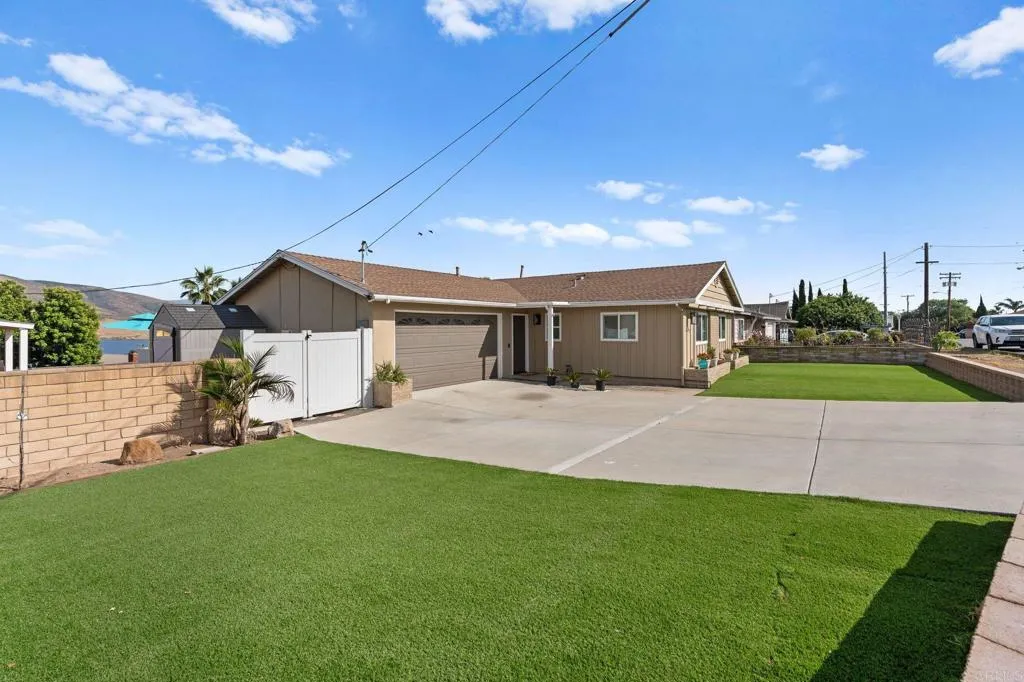 https://cdn.realtyfeed.com/cdn/127/306697419/5d161e134e65bb86dcf118cd88ca2adb.webp