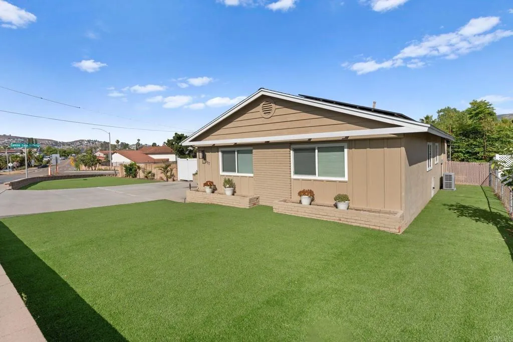 https://cdn.realtyfeed.com/cdn/127/306697419/b6146e4038cb45ccd9c3888b11a14b92.webp
