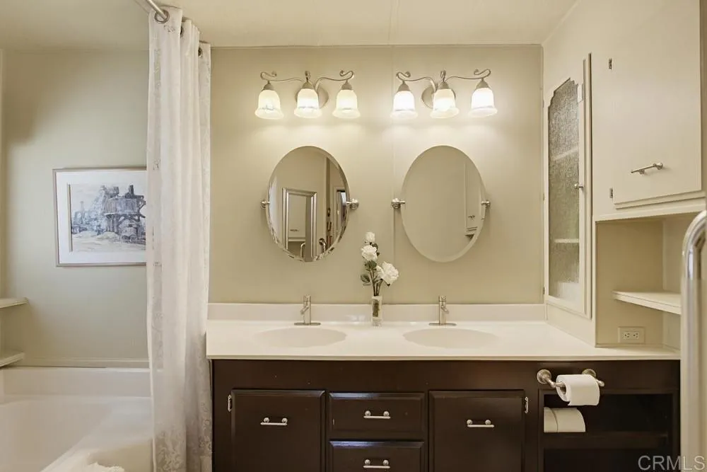 https://cdn.realtyfeed.com/cdn/127/306697439/d1abbcc8d7f45fcfe7412fa9c440cf8c.webp
