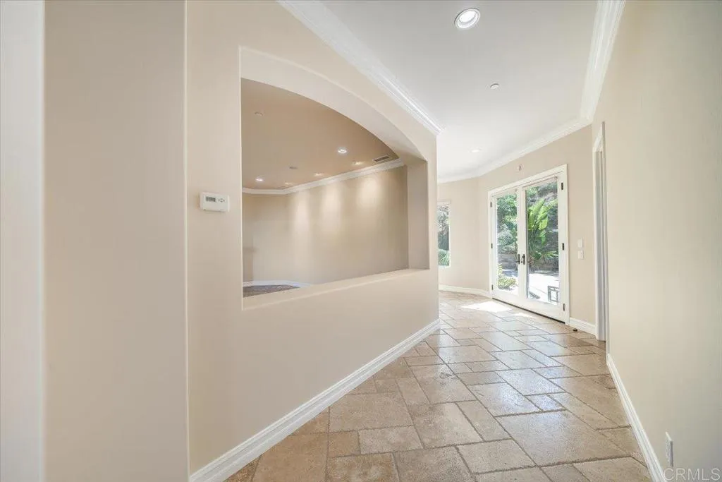 https://cdn.realtyfeed.com/cdn/127/306697489/022132b464b7ac3782df27de9392b0f1.webp