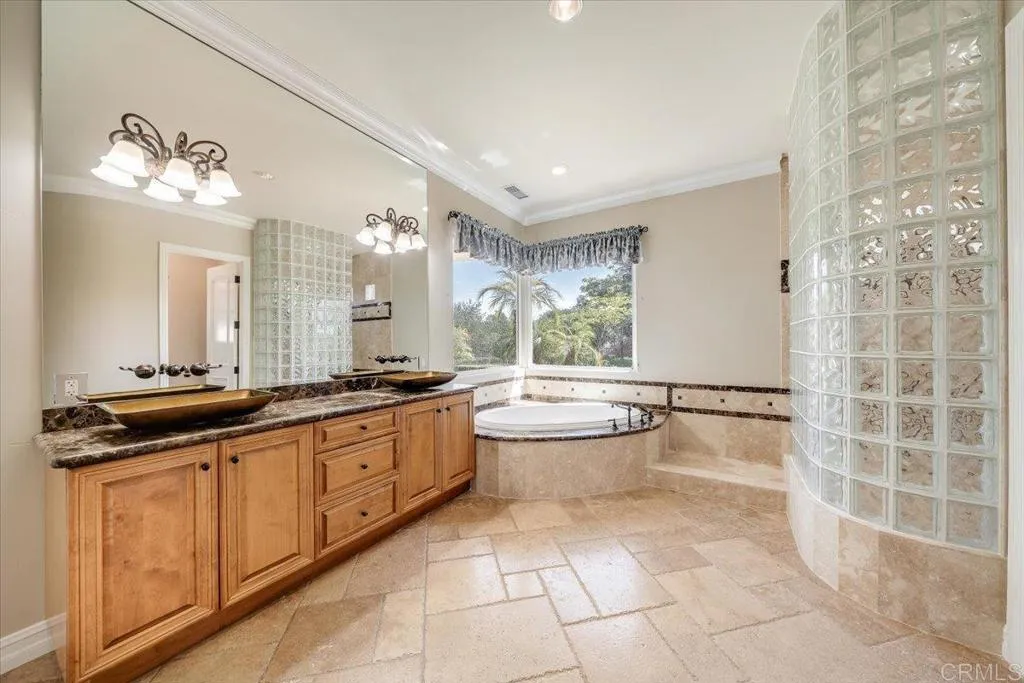 https://cdn.realtyfeed.com/cdn/127/306697489/6438be6badefe8154ce612b032522b0c.webp