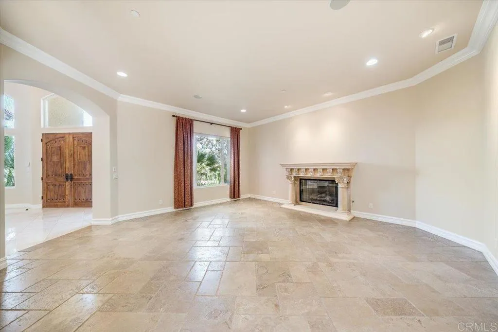 https://cdn.realtyfeed.com/cdn/127/306697489/a0f7d47470eaceb4f997bb3a0de4635b.webp