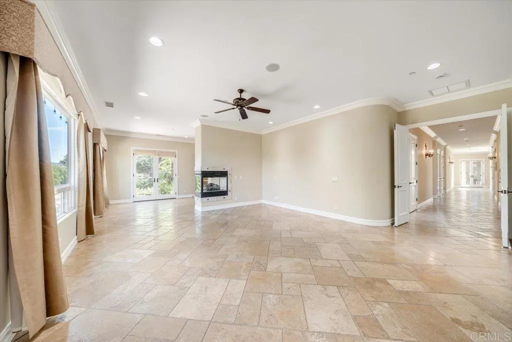 https://cdn.realtyfeed.com/cdn/127/306697489/bd339f27b9960329a7bbd85adc25184b.webp
